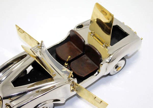 Pirinç Eski Model Araba