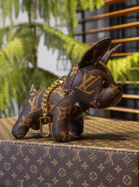 LV Büyük Köpek Anahtarlık / Kahverengi