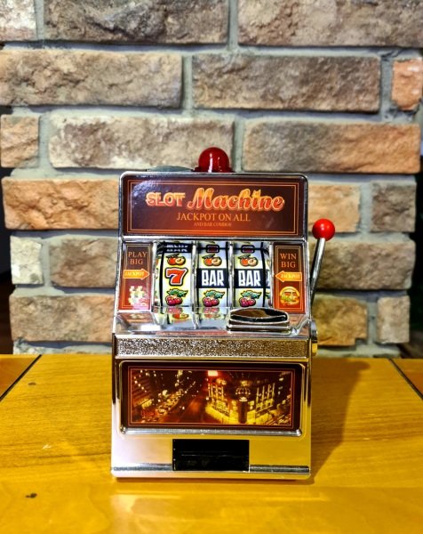 Dekoratif Kumbara Slot Makinesi