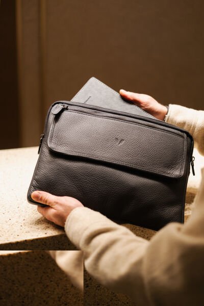 V Hakiki Deri Clutch & Tablet El Çantası / Siyah